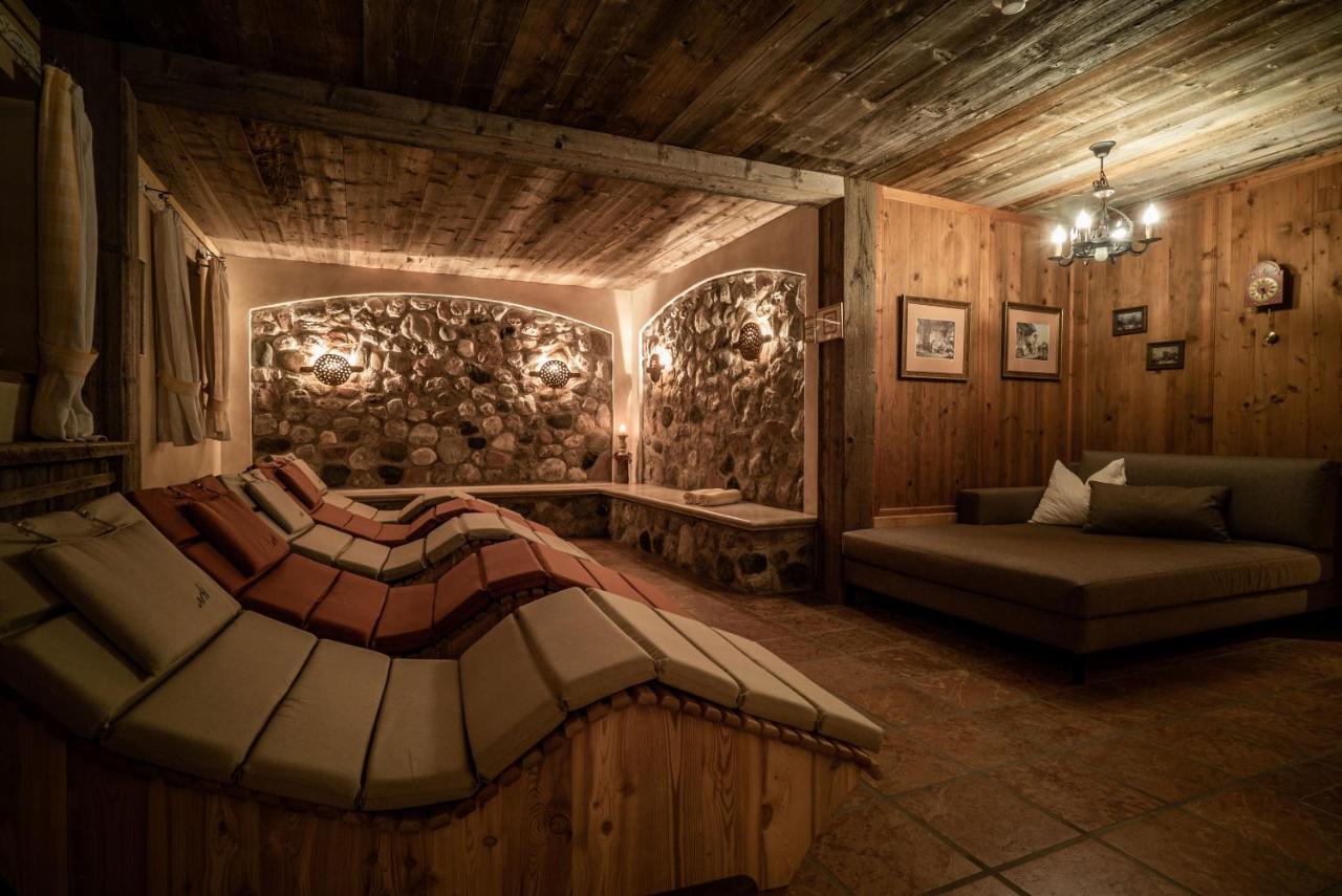 Landhotel Foehrenhof 엘마우 외부 사진