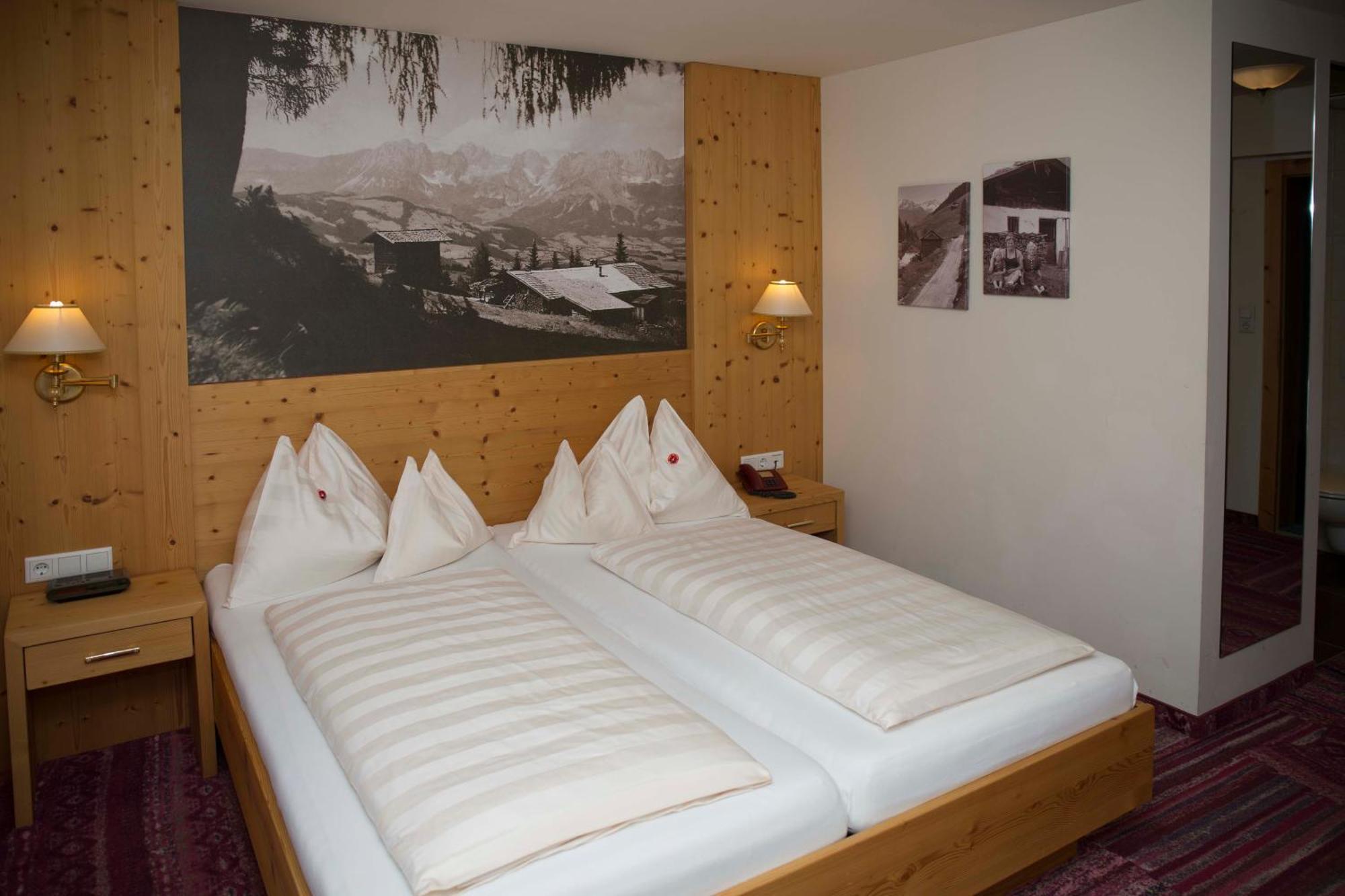Landhotel Foehrenhof 엘마우 객실 사진