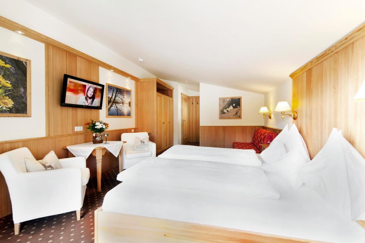 Landhotel Foehrenhof 엘마우 외부 사진