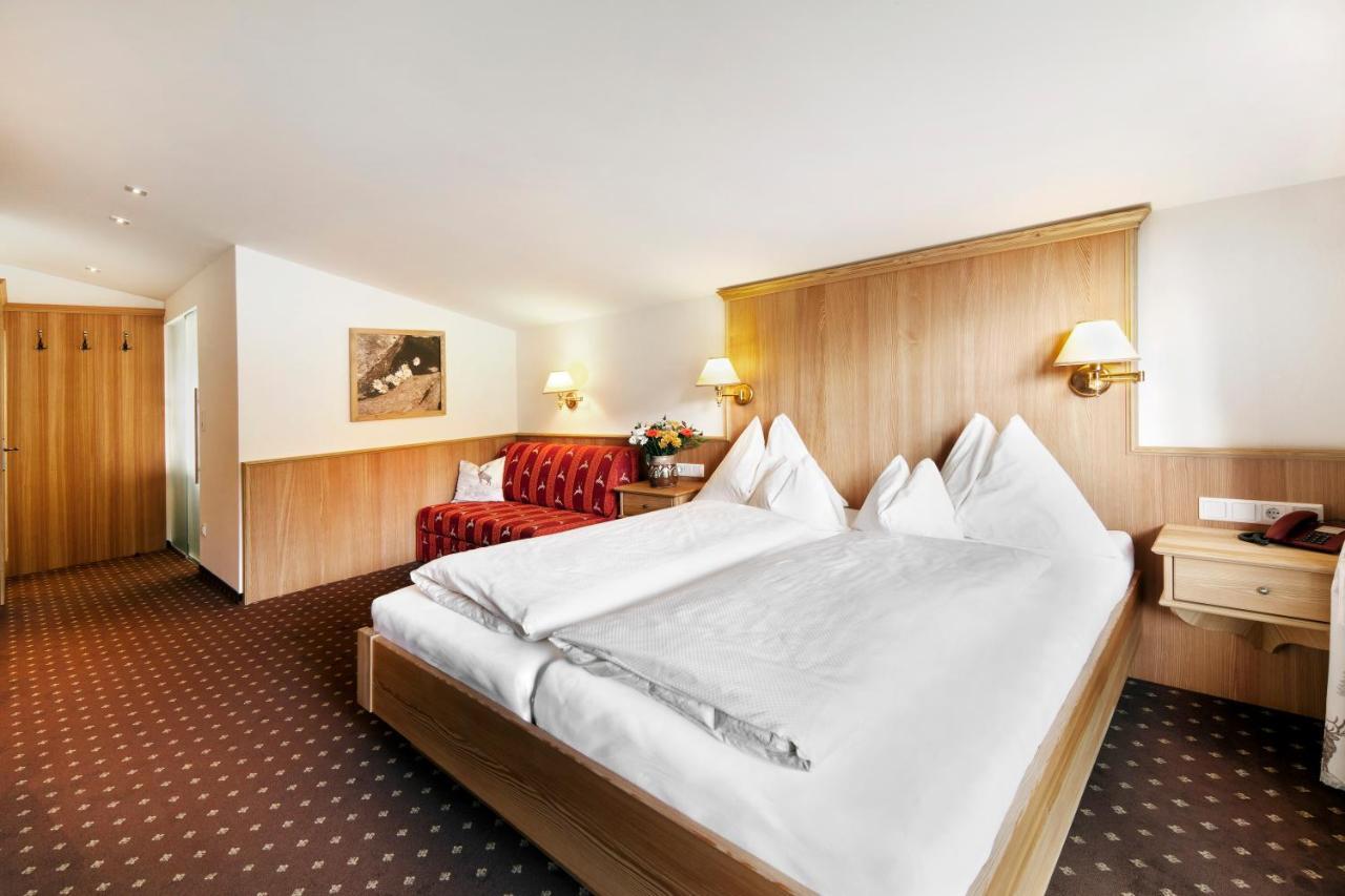 Landhotel Foehrenhof 엘마우 외부 사진
